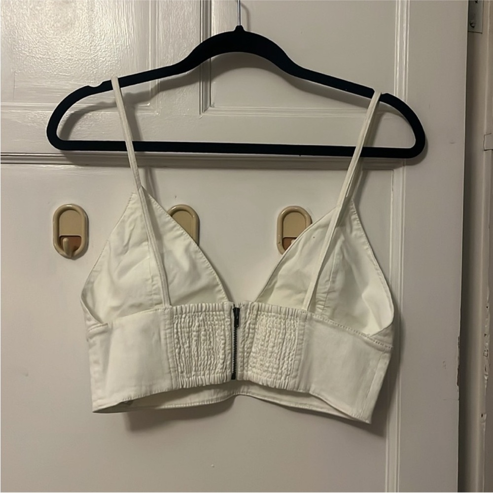 ALICE + OLIVIA Carli Denim Crop Top in White - Picture 4 of 4
